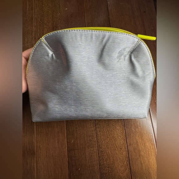 Biotherm luxury toiletry bag/makeup bag Only - Picture 5 of 9